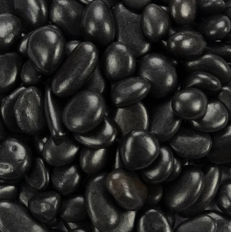 (6030) Black Polished Pebble .25-0.75 inch (40lb bag)